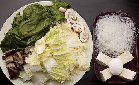 收评：创业板指涨1.45% 医疗保健等表现强势‘beat365官网中文’(图1)